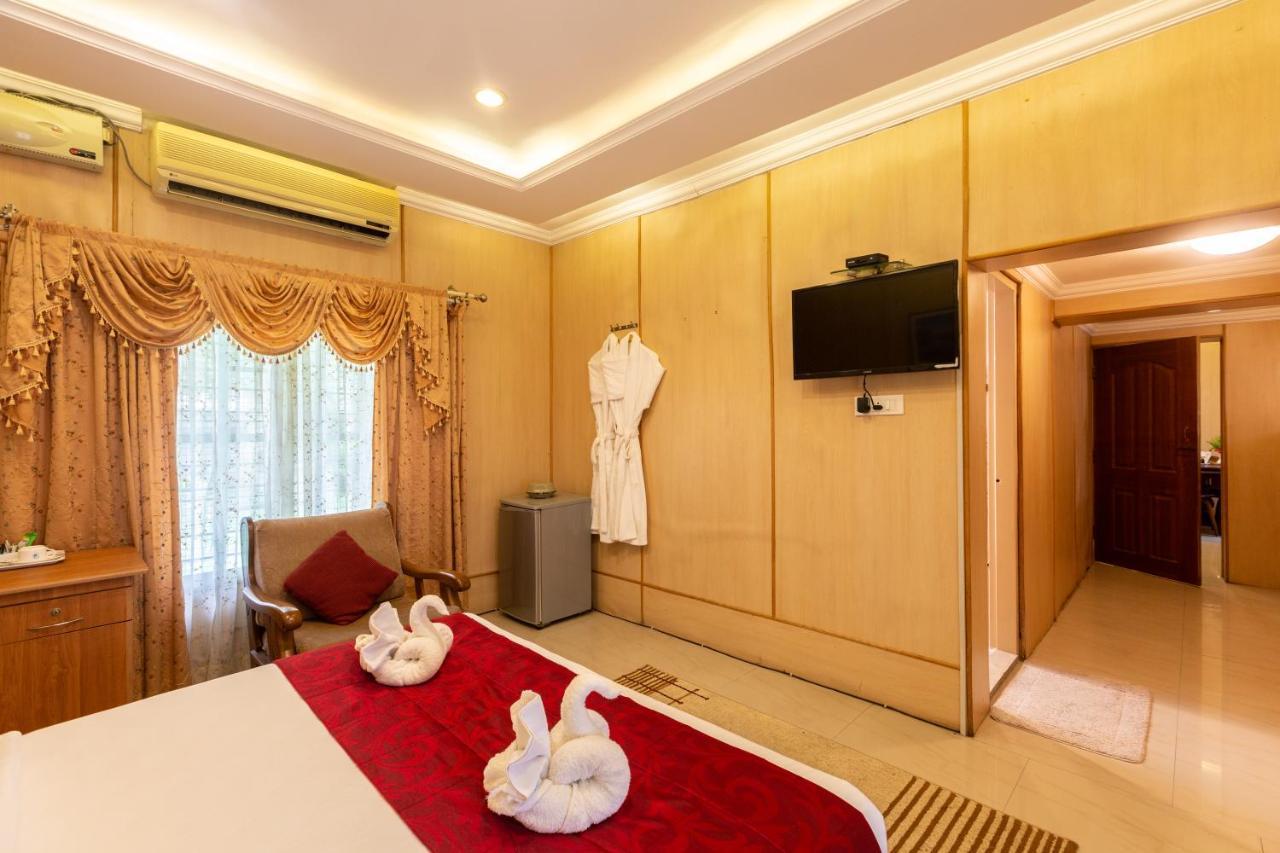 Kstdc Mayura Bhuvaneshwari Kamalapur 3*